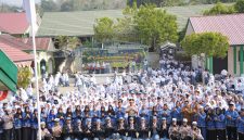 Ketgam: Wakapolda Sultra Pimpin Apel Pagi di SMAN 1 Kendari